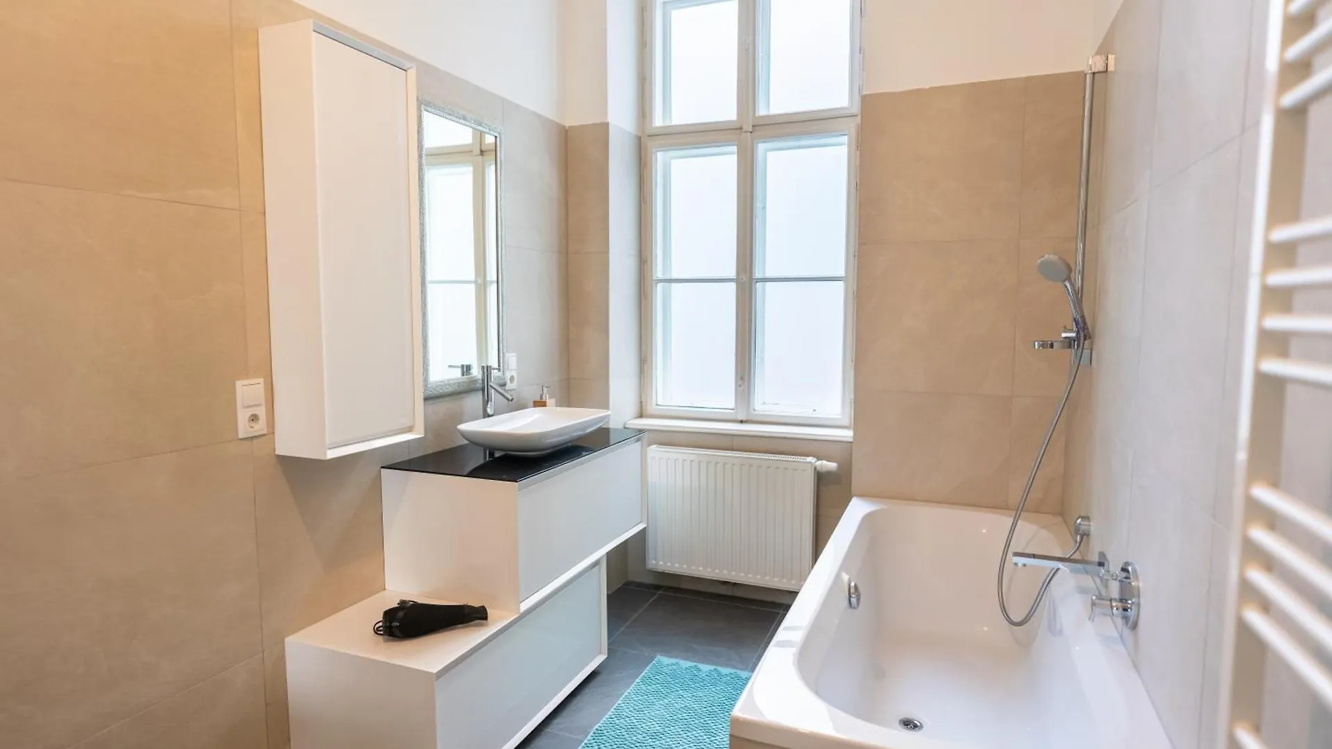 Premium Suites Vienna - L'Art De Vivre Apartment