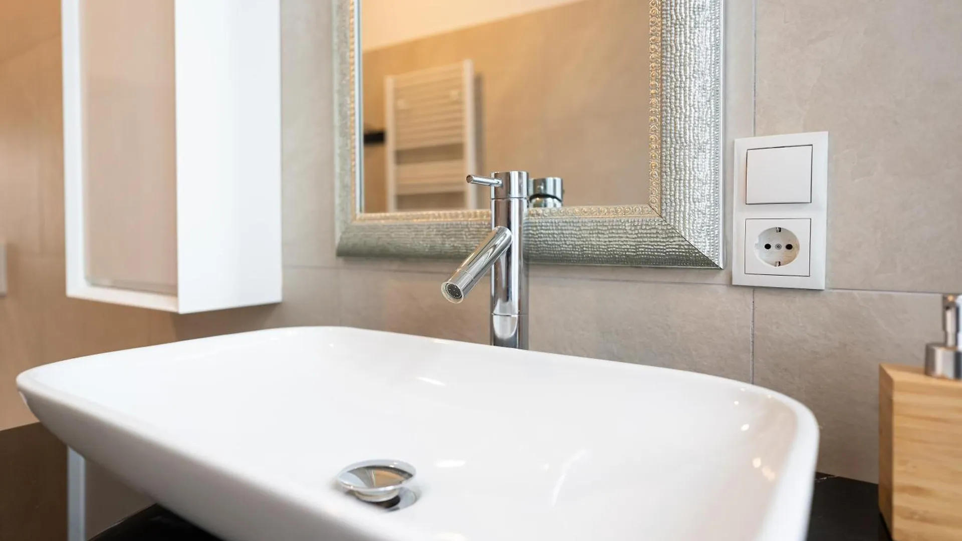Premium Suites Vienna - L'Art De Vivre Apartment