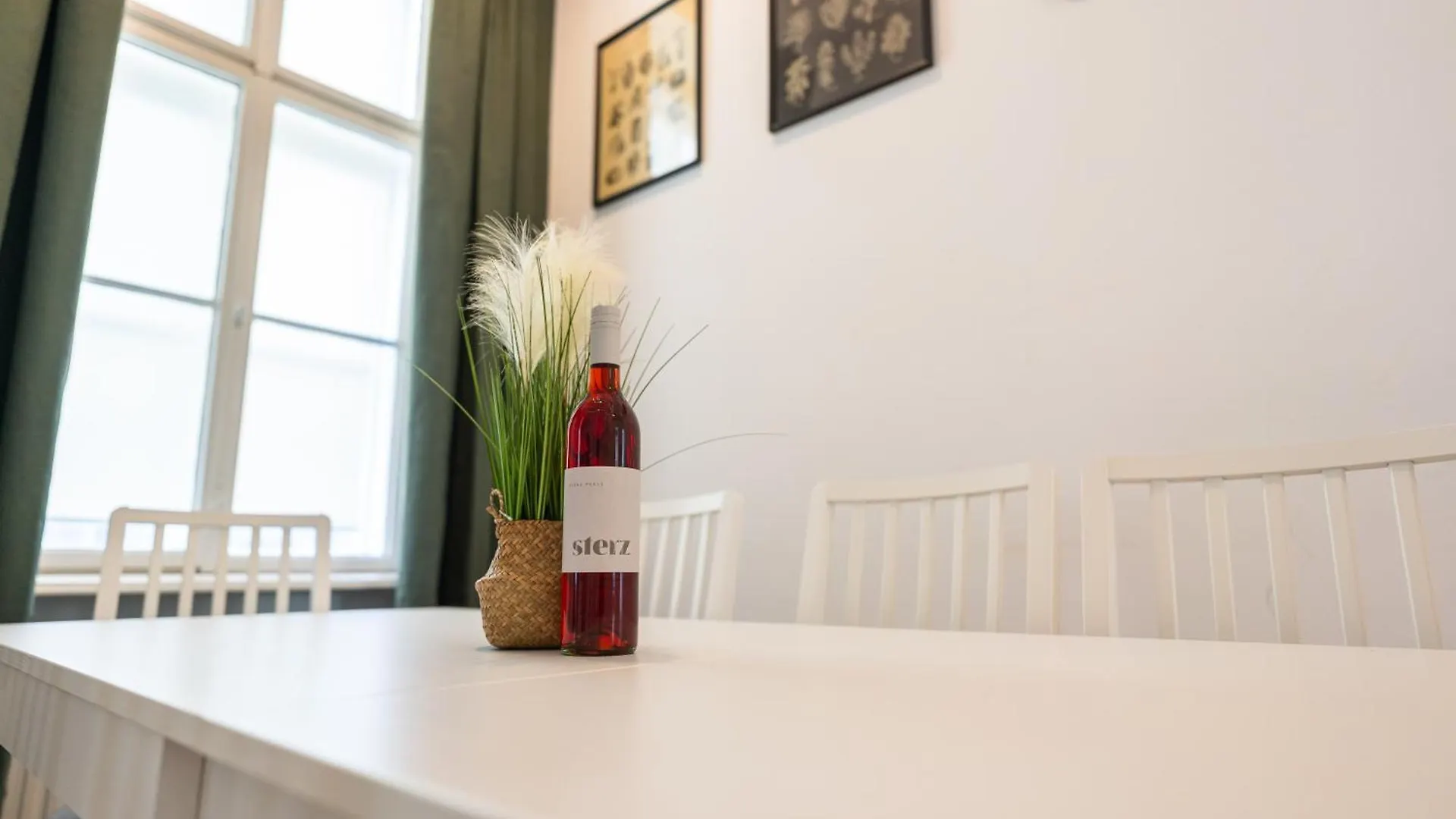 Premium Suites Vienna - L'Art De Vivre Apartment
