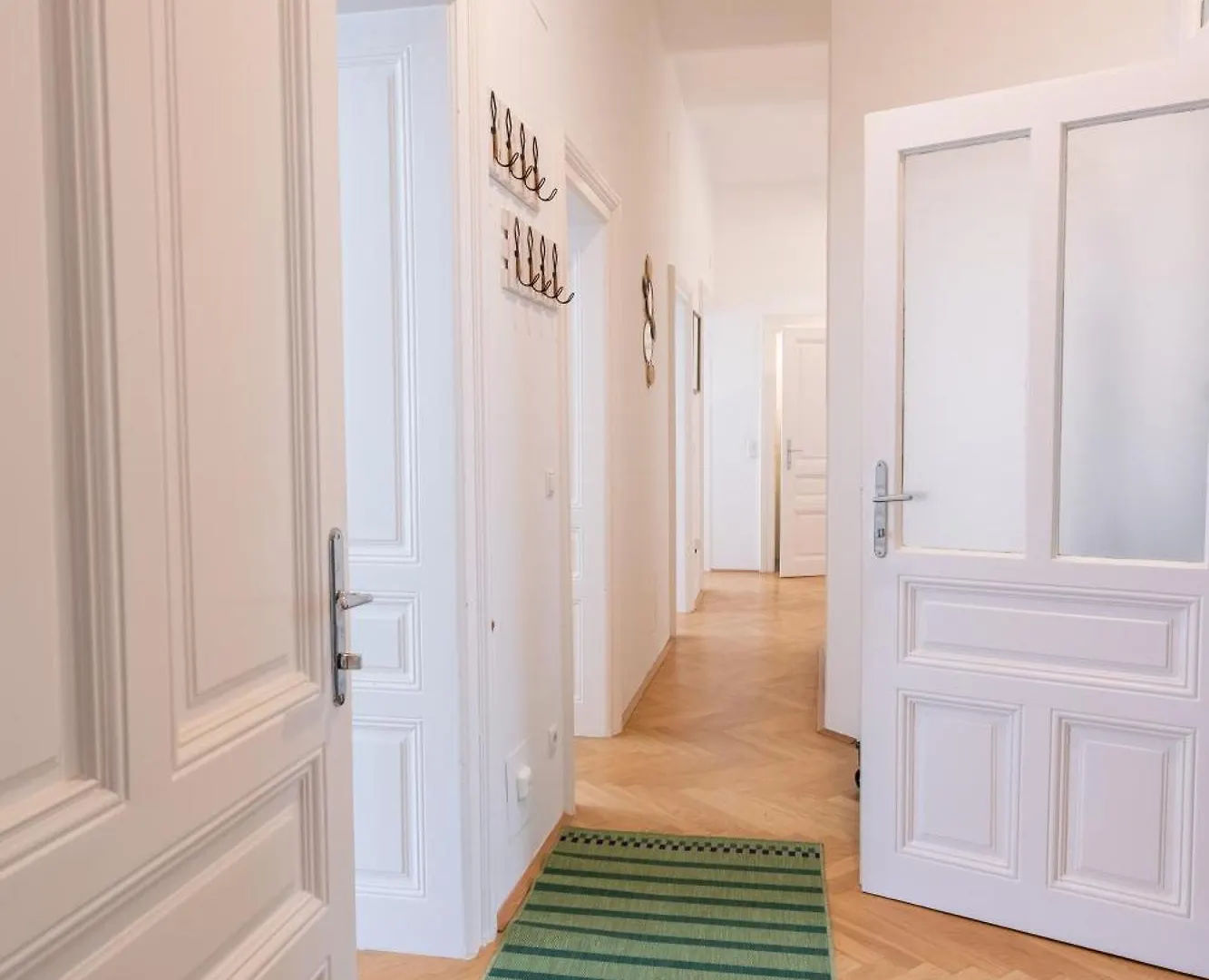 Premium Suites Vienna - L'Art De Vivre Apartment