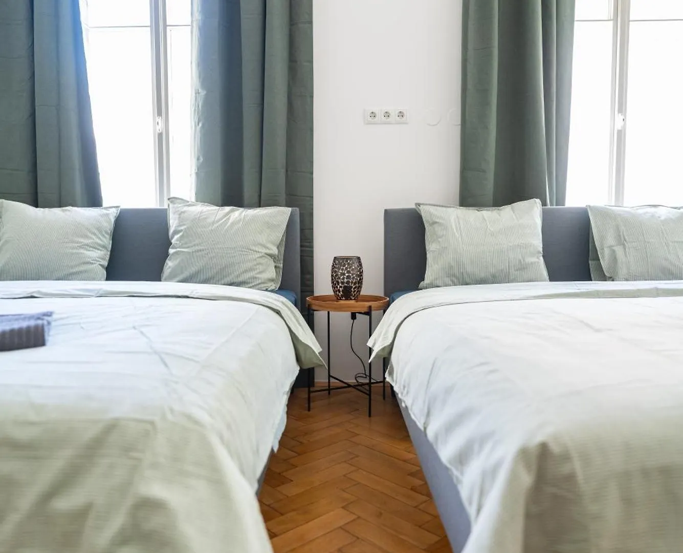 Premium Suites Vienna - L'Art De Vivre Apartment