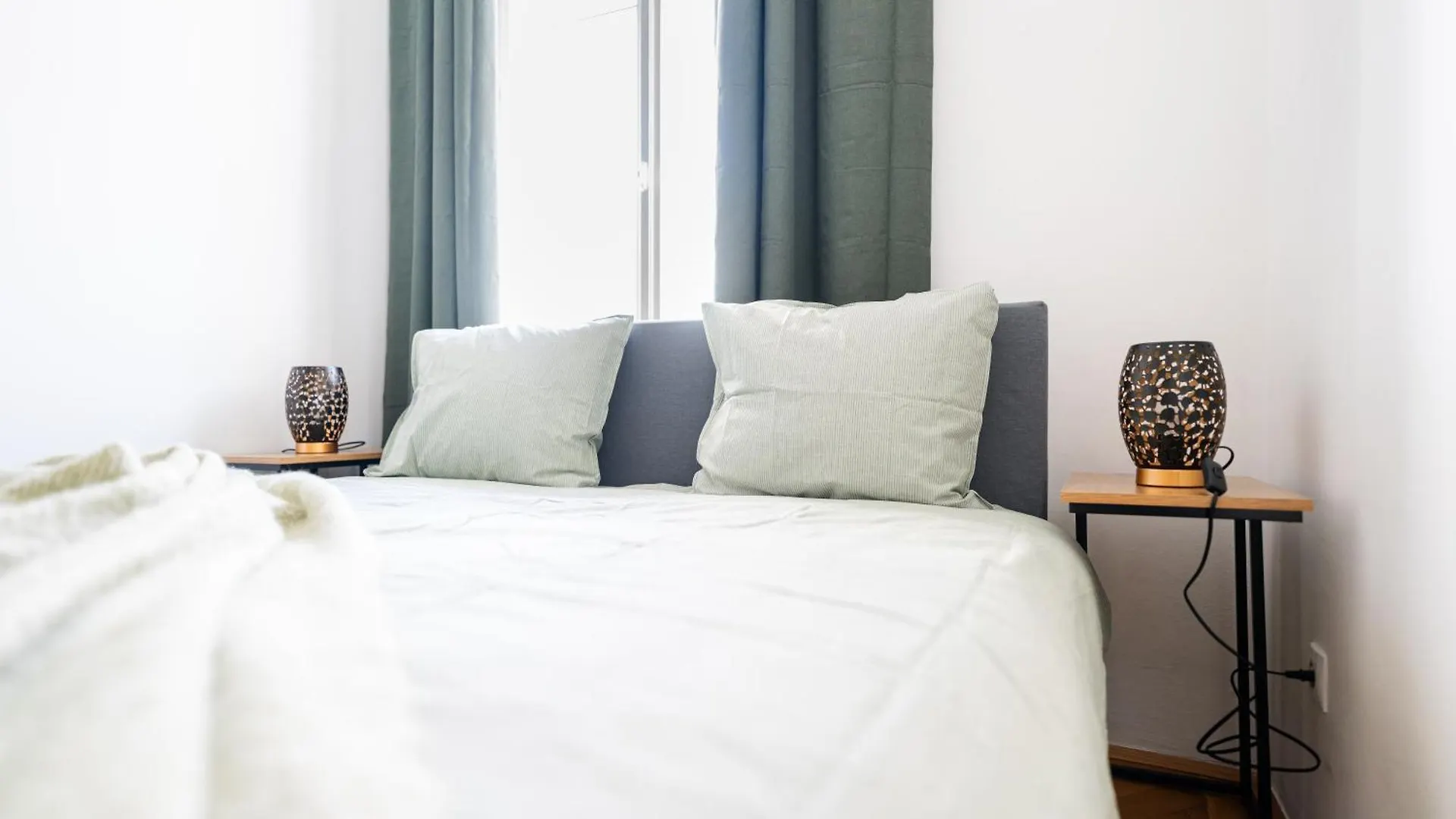 Premium Suites Vienna - L'Art De Vivre Apartment